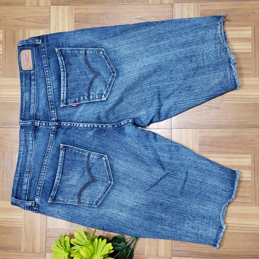 LEVI'S cutoff shorts